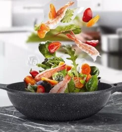 Cheffinger Wokpan Met Deksel - 32cm - Zwart - Pan - Keukenaccessoires -Beste Keukengerei Winkel 1111x1200 1