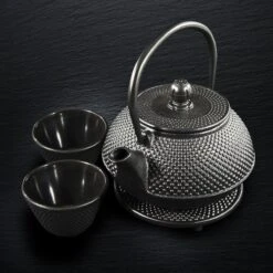 SakuraTea - Theepot Set - 4-delig - Gietijzer - Zwart - 0.8L - 2 Kopjes (100ml) -Beste Keukengerei Winkel 1200x1200 1038
