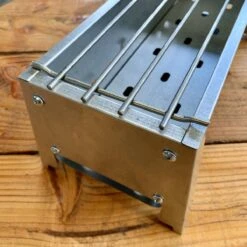 Spiedini Saté-bbq Bali 40 Mini - Kleine, Smalle Houtskoolbarbecue Met Horizontaal Rooster Voor Sate Of Andere Spiesjes - 40 Cm Lang, 11 Cm Breed, 14 Cm Hoog - Ideaal Voor Tuin- Of Open Haard, Of Balkon - Materiaal: Gealuminiseerd Ijzer 15 Spiedini Saté-bbq Bali 40 Mini - Kleine, Smalle Houtskoolbarbecue Met Horizontaal Rooster Voor Sate Of Andere Spiesjes - 40 Cm Lang, 11 Cm Breed, 14 Cm Hoog - Ideaal Voor Tuin- Of Open Haard, Of Balkon - Materiaal: Gealuminiseerd Ijzer -Beste Keukengerei Winkel 1200x1200 1135