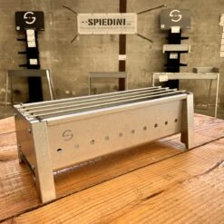 Spiedini Saté-bbq Bali 40 Mini - Kleine, Smalle Houtskoolbarbecue Met Horizontaal Rooster Voor Sate Of Andere Spiesjes - 40 Cm Lang, 11 Cm Breed, 14 Cm Hoog - Ideaal Voor Tuin- Of Open Haard, Of Balkon - Materiaal: Gealuminiseerd Ijzer 18 Spiedini Saté-bbq Bali 40 Mini - Kleine, Smalle Houtskoolbarbecue Met Horizontaal Rooster Voor Sate Of Andere Spiesjes - 40 Cm Lang, 11 Cm Breed, 14 Cm Hoog - Ideaal Voor Tuin- Of Open Haard, Of Balkon - Materiaal: Gealuminiseerd Ijzer -Beste Keukengerei Winkel 1200x1200 1136