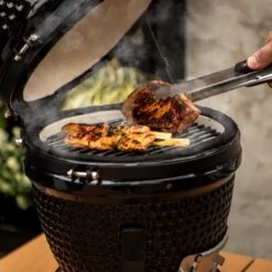 BluMill Kamado BBQ Egg - Kamado 13 Inch - Incl. Vlees Thermometer - Houtskoolbarbecues - Zwart - Ø 27cm 22 BluMill Kamado BBQ Egg - Kamado 13 Inch - Incl. Vlees Thermometer - Houtskoolbarbecues - Zwart - Ø 27cm -Beste Keukengerei Winkel 1200x1200 1141