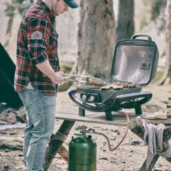 Burnhard Draagbare 2-Branders Gasbarbecue - Afdekhoes - BBQ Wayne -Beste Keukengerei Winkel 1200x1200 1201