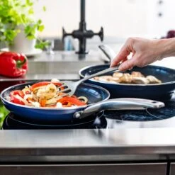 Blue Diamond, Keramische Koekenpan Verrijkt Met Diamantdeeltjes – Inductie Koekenpan Ø 24 Cm – PFAS En PHOA Vrij -Beste Keukengerei Winkel 1200x1200 321