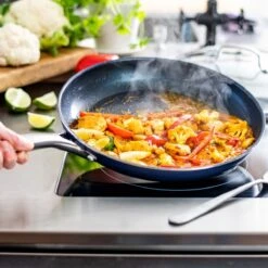 Blue Diamond, Keramische Koekenpan Verrijkt Met Diamantdeeltjes – Inductie Koekenpan Ø 28 Cm – PFAS En PHOA Vrij -Beste Keukengerei Winkel 1200x1200 324