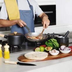 DeBuyer Mineral B Element Koekenpan - Zilver - Rond - Ø 28 Cm 12 DeBuyer Mineral B Element Koekenpan - Zilver - Rond - Ø 28 Cm -Beste Keukengerei Winkel 1200x1200 426