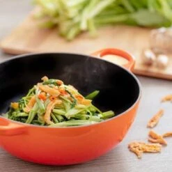 Le Creuset Wokpan / Balti Dish - Mat Zwart - ø 24 Cm / 2.7 Liter - Geëmailleerde Anti-aanbaklaag 14 Le Creuset Wokpan / Balti Dish - Mat Zwart - ø 24 Cm / 2.7 Liter - Geëmailleerde Anti-aanbaklaag -Beste Keukengerei Winkel 1200x1200 534