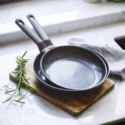 BK Universe Koekenpannenset Ø 24 Cm + Ø 28 Cm - Inductie - PFAS-vrij -Beste Keukengerei Winkel 1200x1200 687