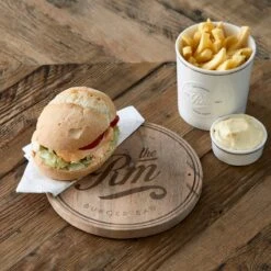 Riviera Maison Serveerplank Rond Hout Voor Hamburger - Amsterdam Burger Bar Serving Board - Bruin - Mangohout - 1 Stuk -Beste Keukengerei Winkel 1200x1200 973
