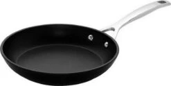 Le Creuset Koekenpan Les Forgées TNS - ø 24 Cm - Standaard Anti-aanbaklaag -Beste Keukengerei Winkel 1200x601 5
