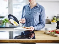 GreenPan Cambridge Hapjespan Met Deksel 28cm - Brons - Inductie - PFAS-vrij -Beste Keukengerei Winkel 1200x899 8