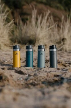 Stanley The Trigger-Action Travel Mug 0,35L Lagoon -Beste Keukengerei Winkel 800x1200 2